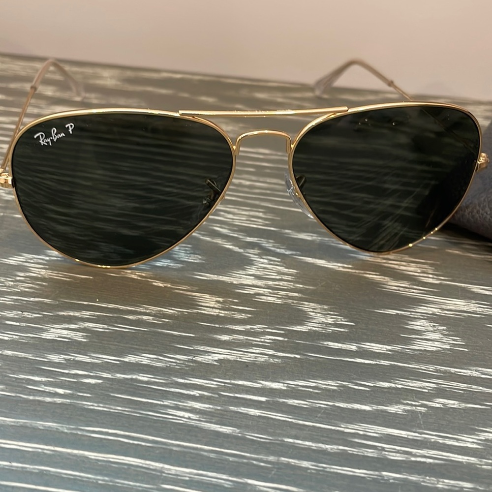 🌺 Ray-Ban sunglasses